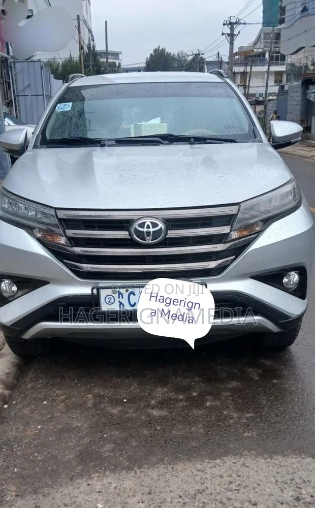 Toyota Rush 2023 Silver