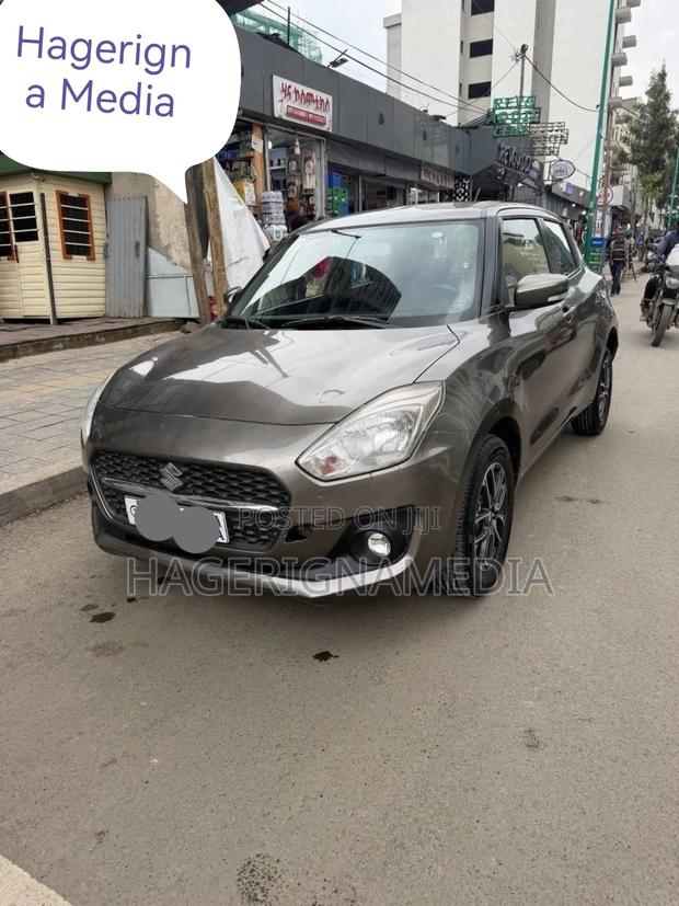 Suzuki Swift 2021 Gray
