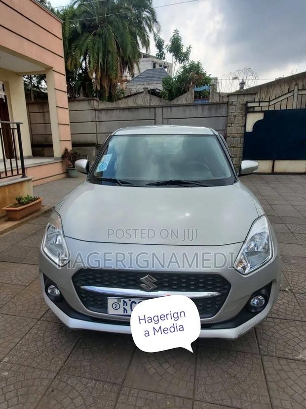 Suzuki Swift 2022 Silver