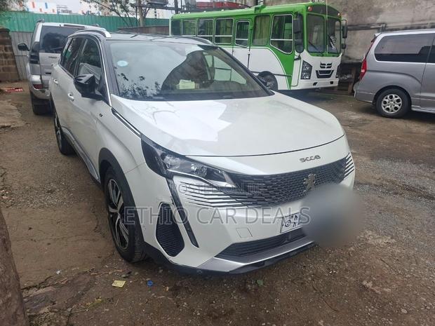 Peugeot 5008 2022 White