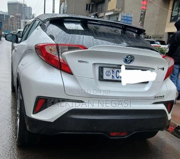 Toyota C-HR 2022 White
