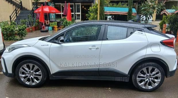 Toyota C-HR 2022 White