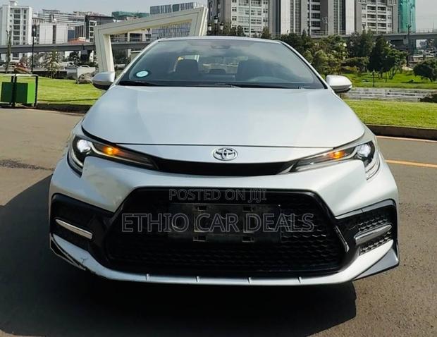 Toyota Corolla 2022 Silver