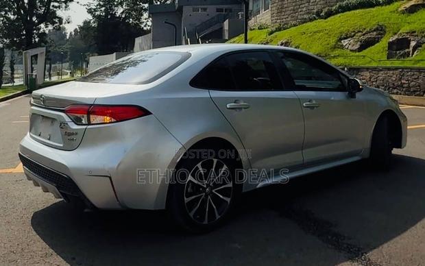 Toyota Corolla 2022 Silver