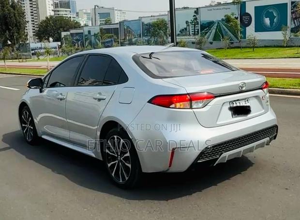 Toyota Corolla 2022 Silver