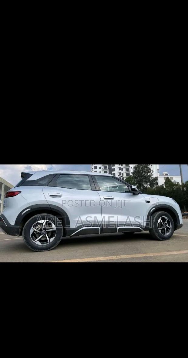 BYD Yuan Up 2025 Silver