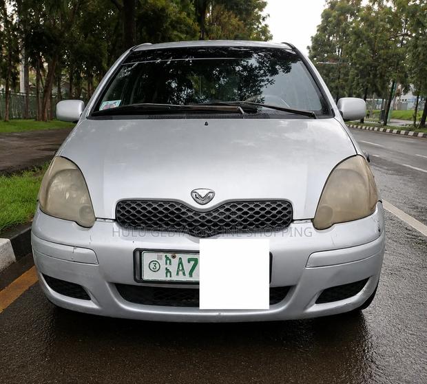 Toyota Vitz 2003 Silver