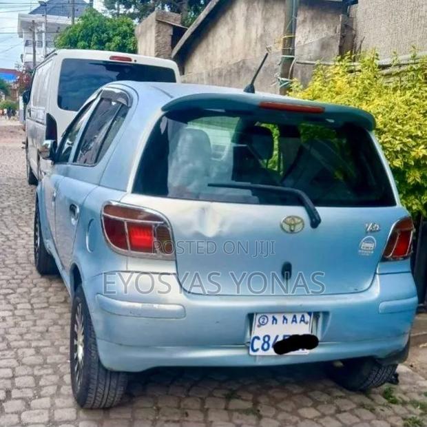 Toyota Vitz 2004 Blue