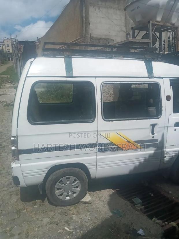 Car 2014 White