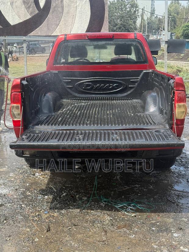 Isuzu D-MAX 2007 Red