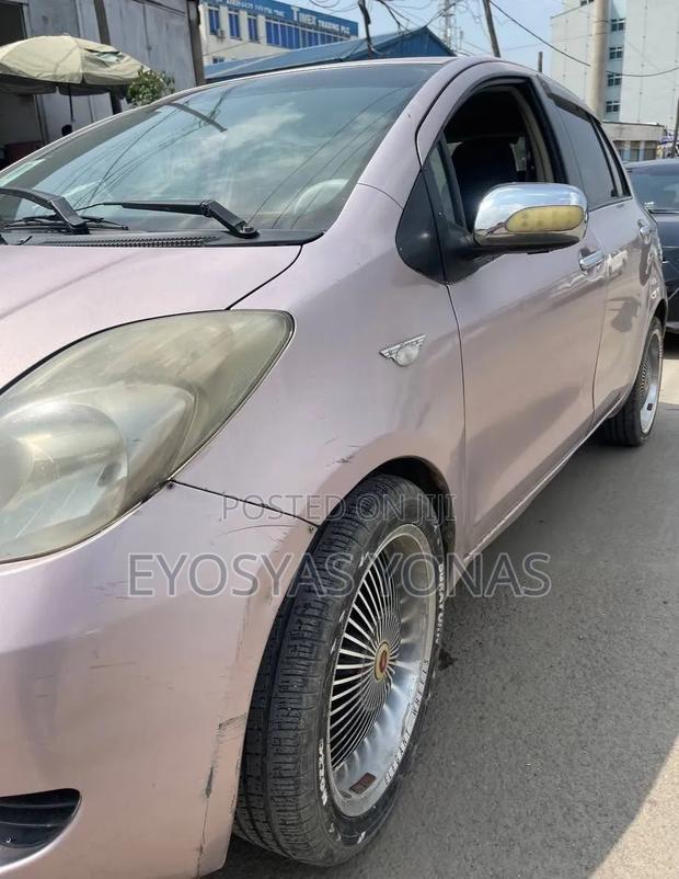 Toyota Yaris 2007 Pink