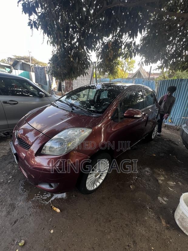 Toyota Yaris 2010 Burgundy