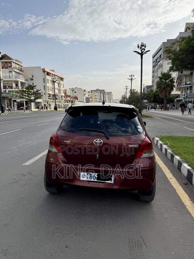 Toyota Yaris 2010 Burgundy