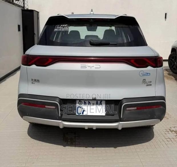 BYD Yuan Up 2025 Silver