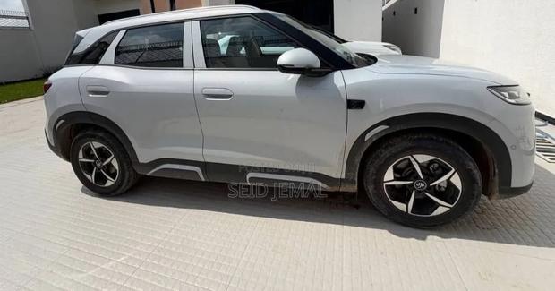 BYD Yuan Up 2025 Silver