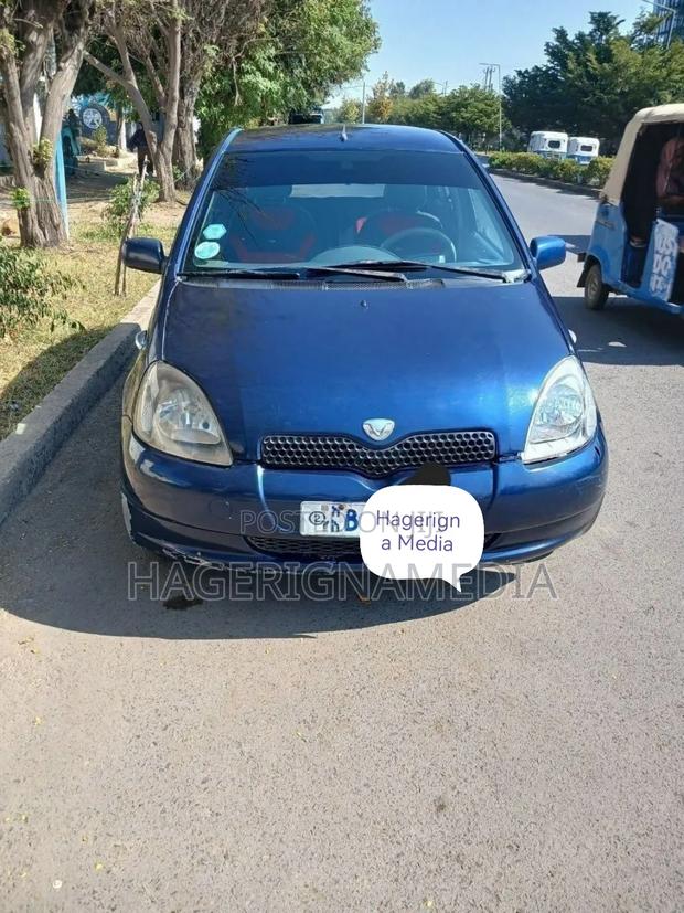 Toyota Vitz 2001 Blue