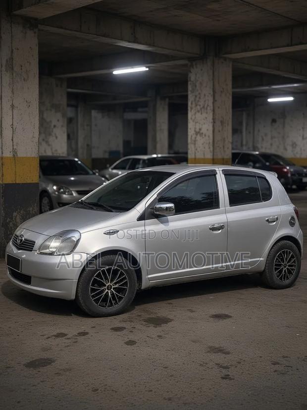 Toyota Vitz 2001 Silver