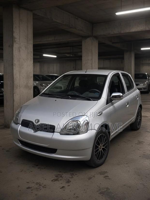 Toyota Vitz 2001 Silver