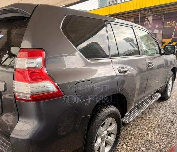 Toyota Land Cruiser Prado 2014 Gray