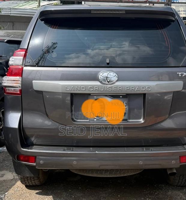 Toyota Land Cruiser Prado 2014 Gray