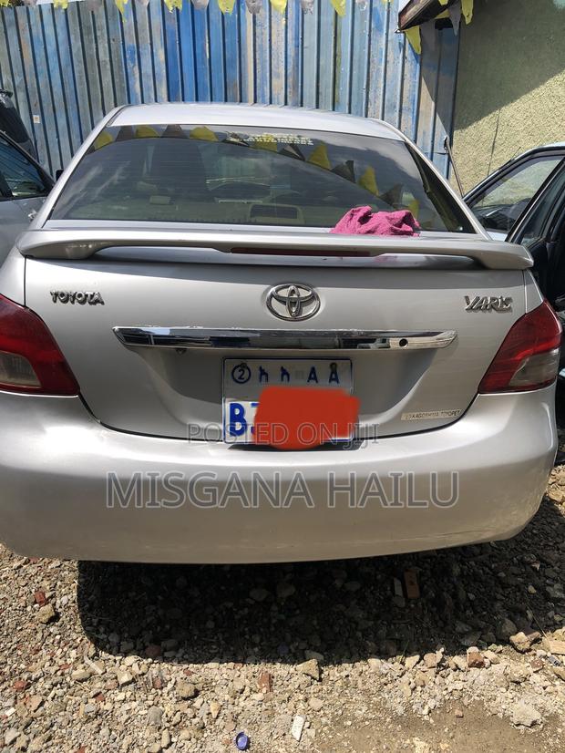 Toyota Yaris 2010 Silver