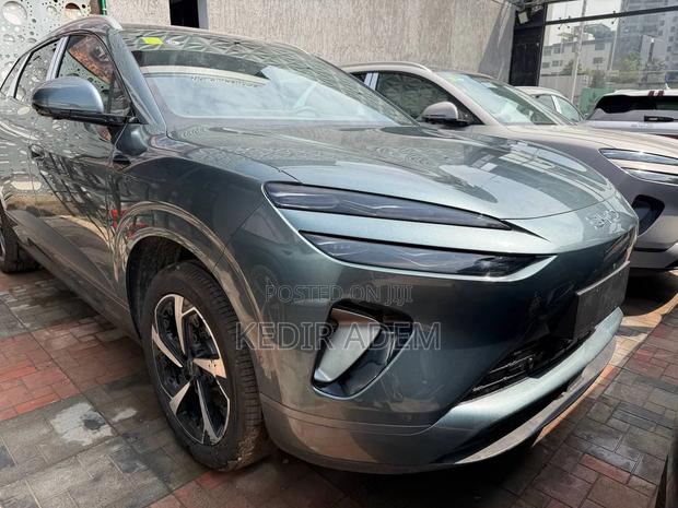 New BYD Seal 6 EV 2025 Blue