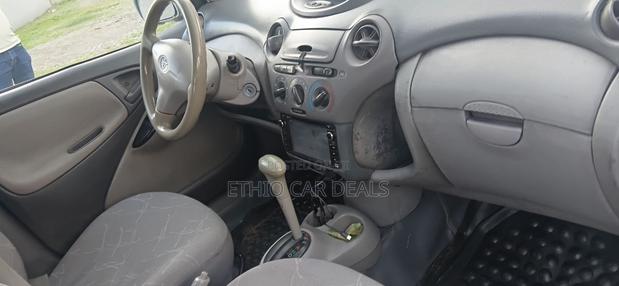 Toyota Platz 2002 Silver