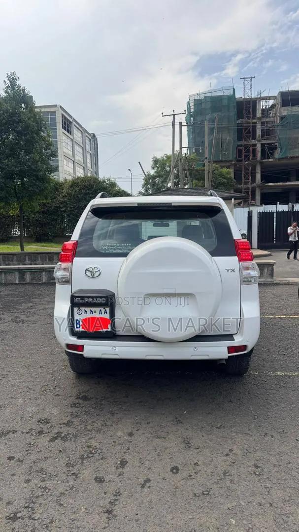 Toyota Land Cruiser Prado 2010 White