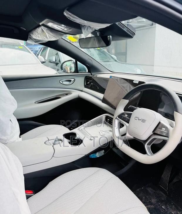 New BYD Sealion 06 EV 2025 Off white