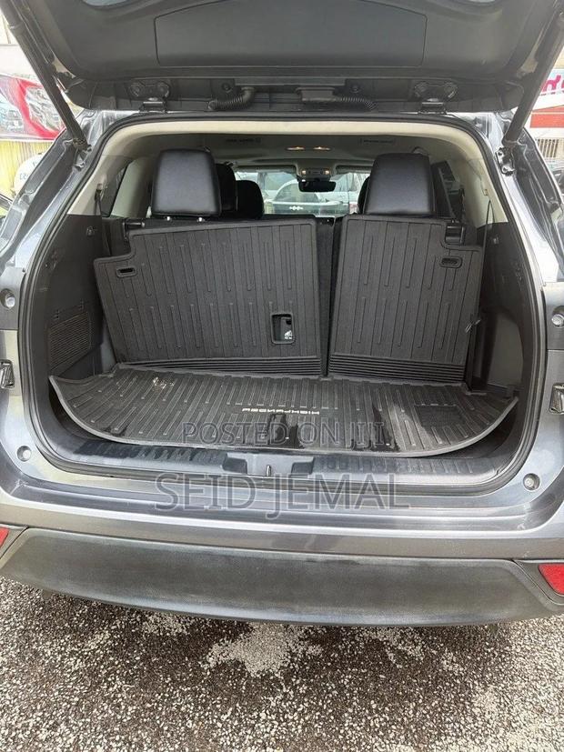 Toyota Highlander 2021 Gray