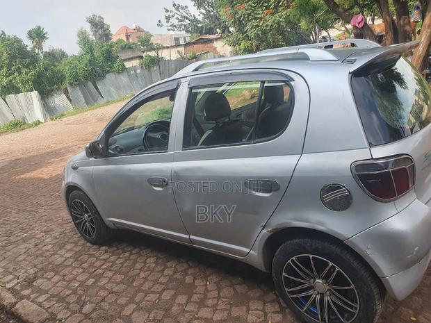 Toyota Yaris 1.4 2002 Silver