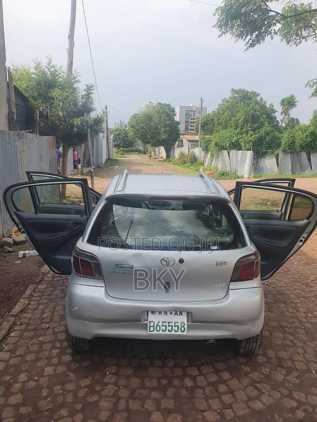 Toyota Yaris 1.4 2002 Silver