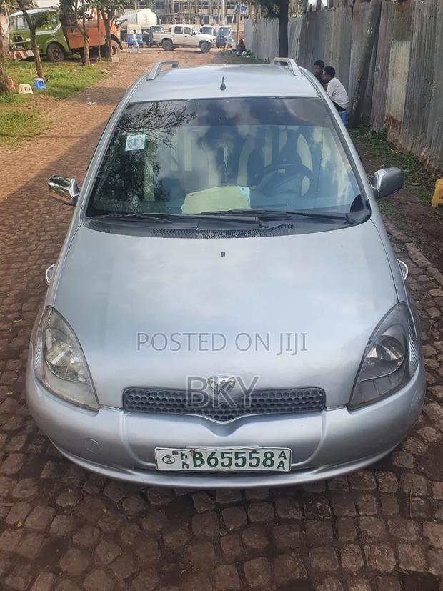 Toyota Yaris 1.4 2002 Silver