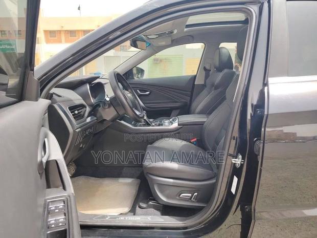 Jetour X70 1.5 7-Seater FWD 2022 Black
