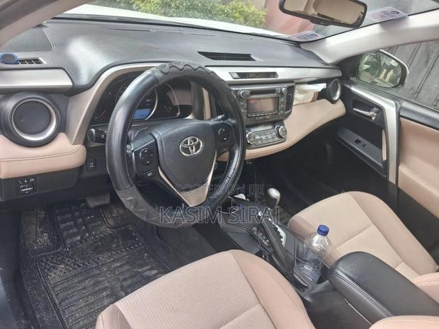 Toyota RAV4 2015 White