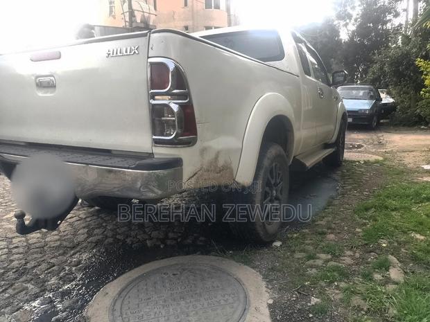 Toyota Hilux 2008 White