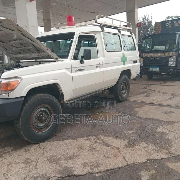Toyota Land Cruiser 2012