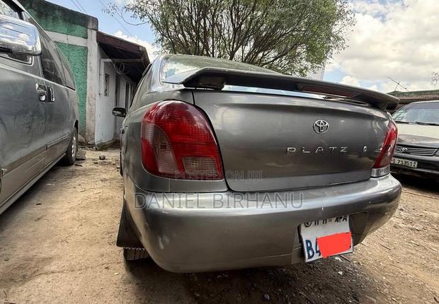 Toyota Platz 2001 Gray