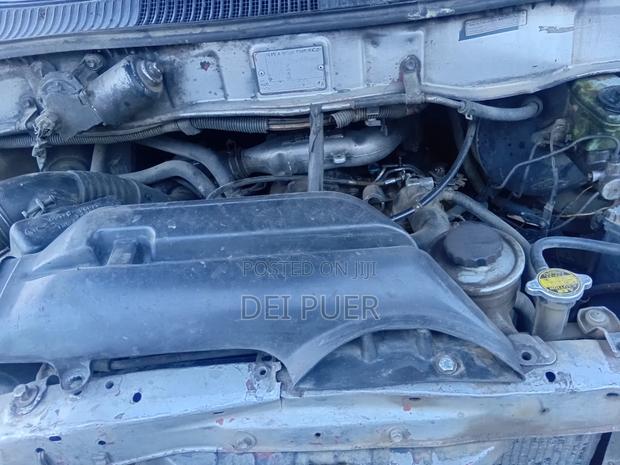 Toyota Grand HiAce 2001 Silver