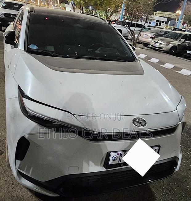 Toyota bZ4X 2024 White