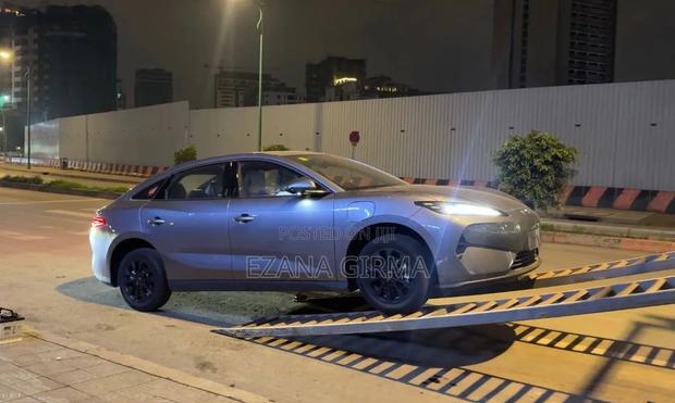 New BYD E2 43 kWh 94 hp FWD 2025 Gray