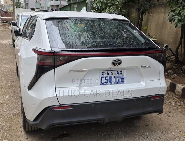 Toyota bZ4X 2024 White