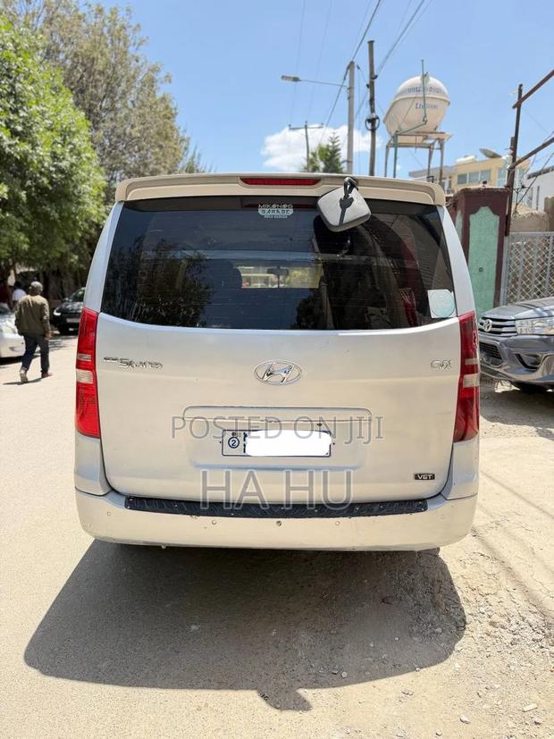 Hyundai H200 2008 Silver