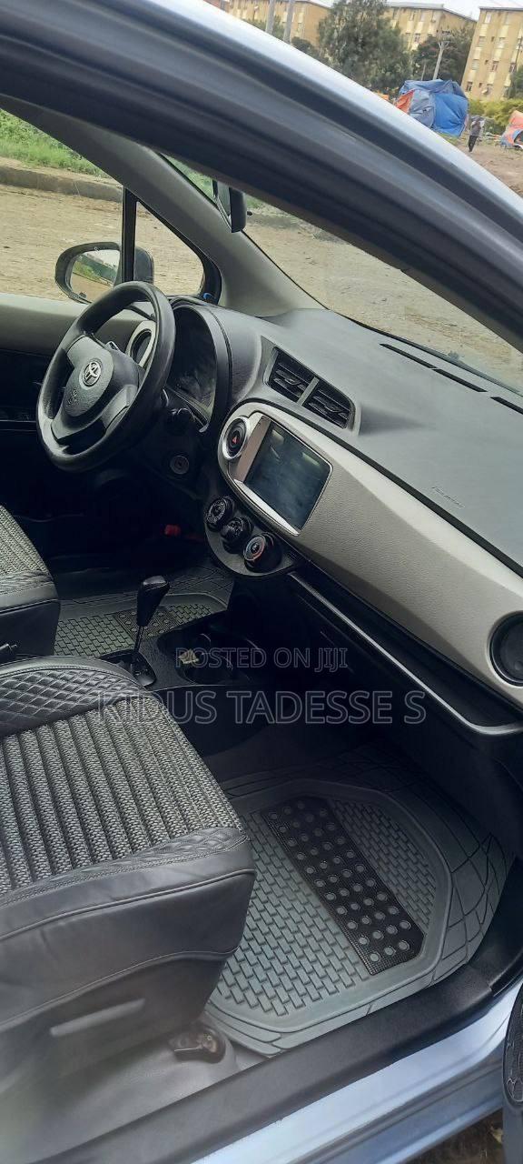 Toyota Yaris 2012 Silver