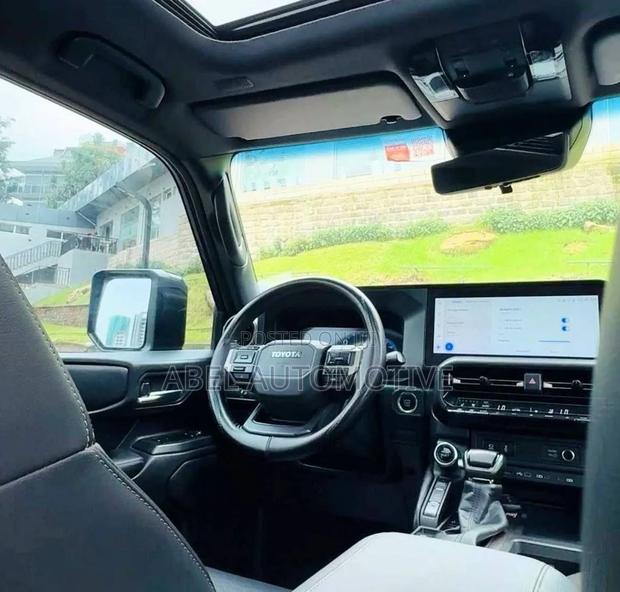 Toyota Land Cruiser 2024 Black