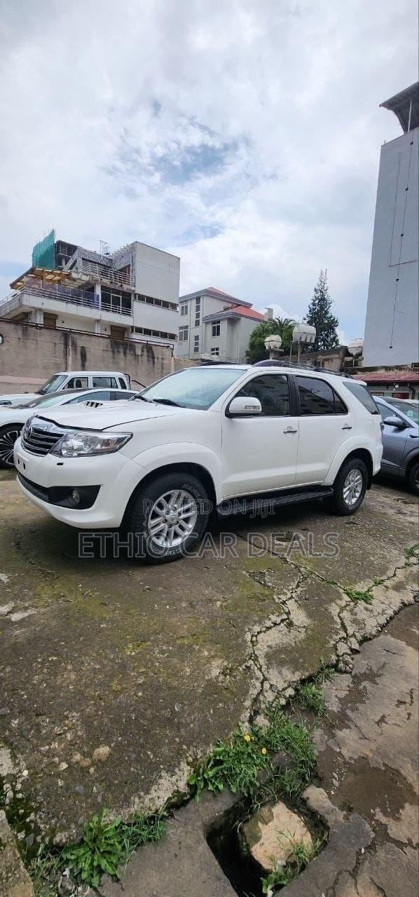 Toyota Fortuner 2013 White