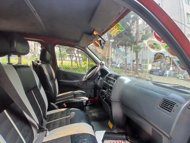 Toyota Hilux 2000 Red