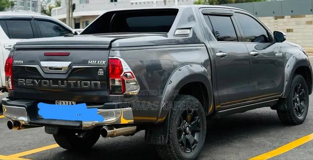 Toyota Hilux 2019 Gray