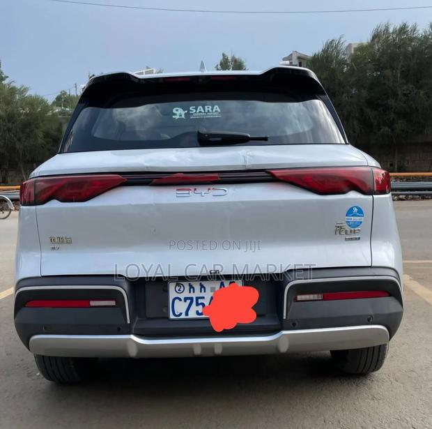 BYD Yuan Up 2025 Gray