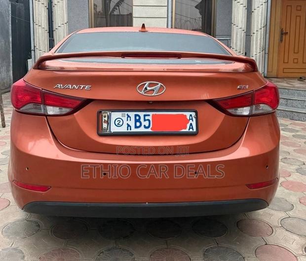 Hyundai Avante 2015 Orange